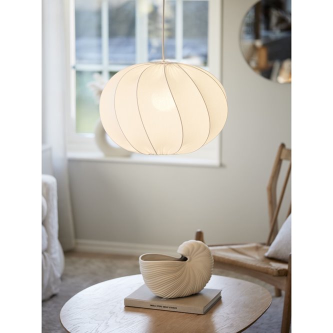 Lampa abażurowa PR Home nad stołem